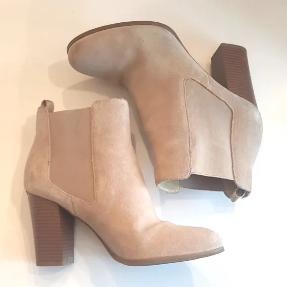 Michael Michael Kors Lottie Bootie Suede Slip On Ankle Boot Square Heel Pull Tab