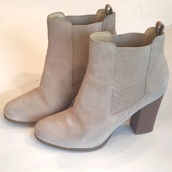 Michael Michael Kors Lottie Bootie Suede Slip On Ankle Boot Square Heel Pull Tab