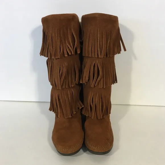 Minnetonka Brown 3-Layer Fringe Pull On Boot, Women's 6