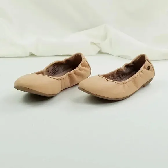 Minnetonka Size 5 Anna Ballerina Shoes Blush Slip On Logo Tag Beige/Tan Flats