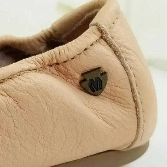 Minnetonka Size 5 Anna Ballerina Shoes Blush Slip On Logo Tag Beige/Tan Flats