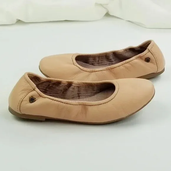Minnetonka Size 5 Anna Ballerina Shoes Blush Slip On Logo Tag Beige/Tan Flats