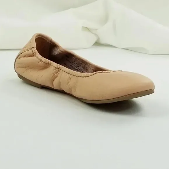 Minnetonka Size 5 Anna Ballerina Shoes Blush Slip On Logo Tag Beige/Tan Flats