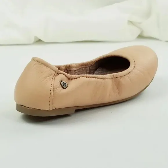 Minnetonka Size 5 Anna Ballerina Shoes Blush Slip On Logo Tag Beige/Tan Flats