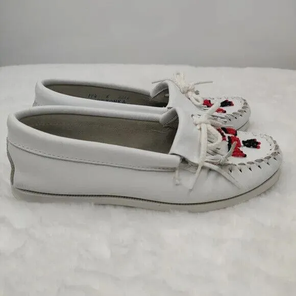 Minnetonka White Leather Beaded Slip On Moccasin Flats 6