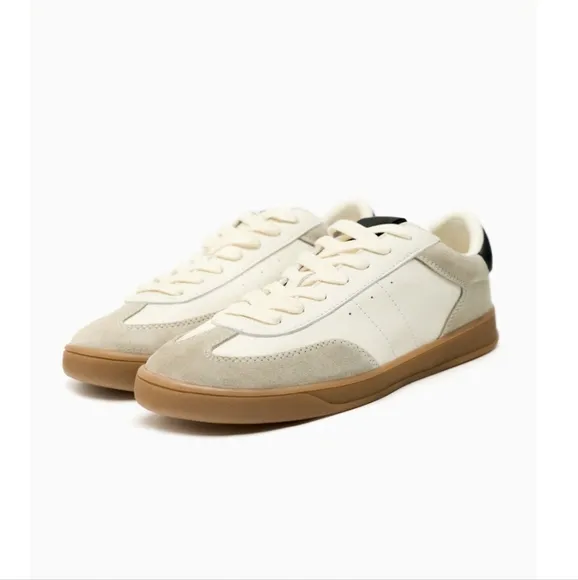 MIXED LEATHER ATHLETIC SNEAKERS SIZE 7.5