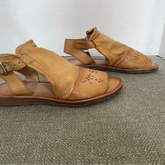 Miz Mooz Fifi Women's Sandals 7.5-8 EU 38 W Brown Wheat Leather