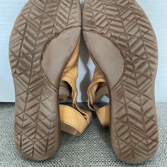 Miz Mooz Fifi Women's Sandals 7.5-8 EU 38 W Brown Wheat Leather