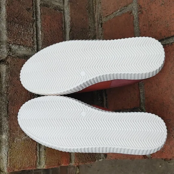Miz Mooz Orbit Sneakers Size 5.5
