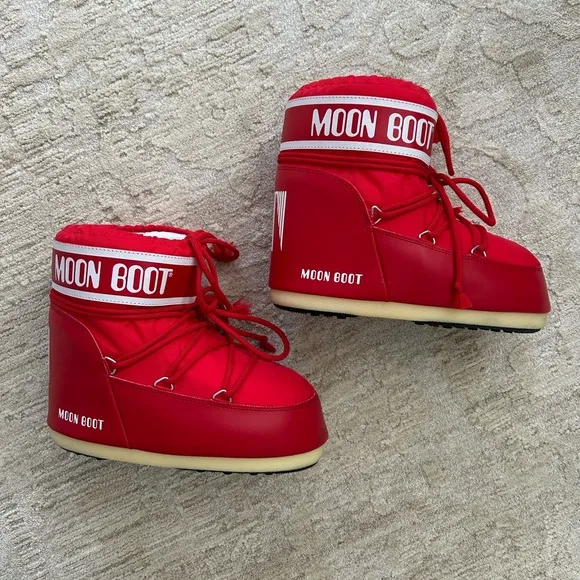Moon Boot Icon Low Nylon Boot in Red