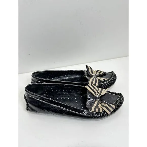 Moschino Loafers Size 8 Patent Leather Black Pointed Toe With Bow Accent Slip On