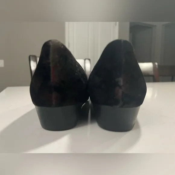 Munro Cerise Black Floral Velvet Loafers size 10