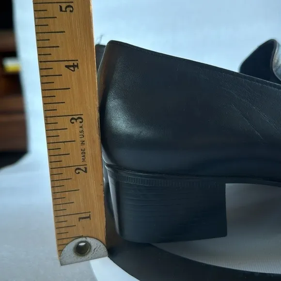 Munro Slip On Loafers 7.5W Women’s Wide Black Leather Comfort Square toe