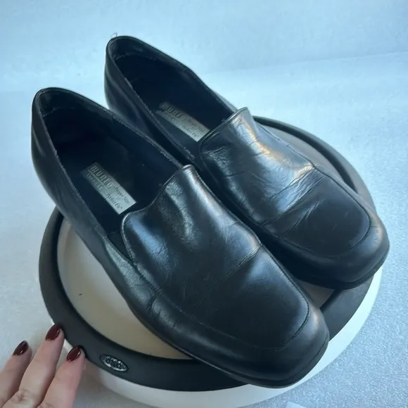Munro Slip On Loafers 7.5W Women’s Wide Black Leather Comfort Square toe