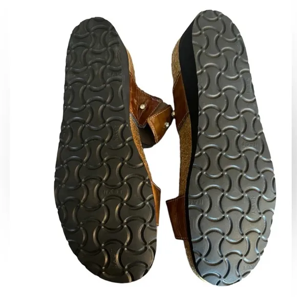 Naot Womens Ashley Sandals