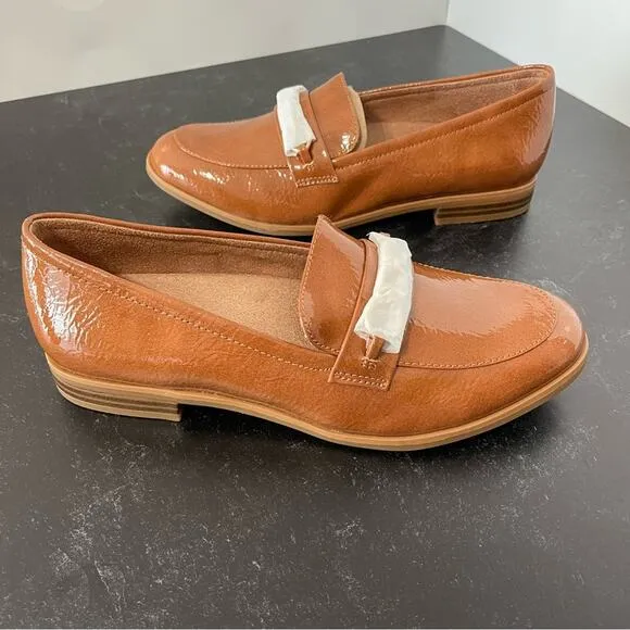 Naturalizer Mariana Chain Link Loafers Women’s Tan Patent Sz 7