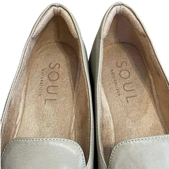 Naturalizer SOUL Yippee Faux Leather Slip On Flat Shoes in Stone Size 7.5