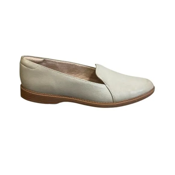 Naturalizer SOUL Yippee Faux Leather Slip On Flat Shoes in Stone Size 7.5