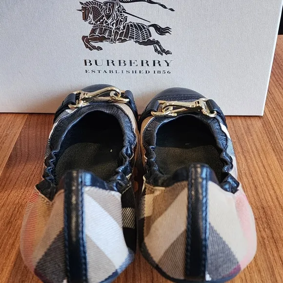 New 100% Auth Burberry Women Heritage Housecheck Shipley Ballet Flats 36.5 6.5