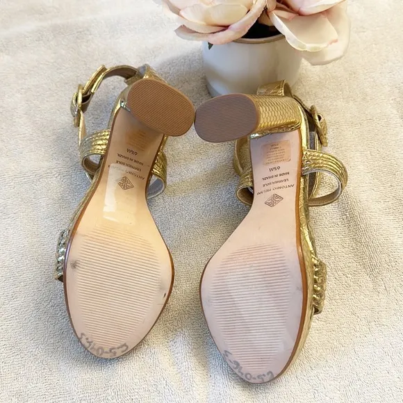 NEW Antonio Melani Camille Gold Metallic Platform heel sandals women size 6.5