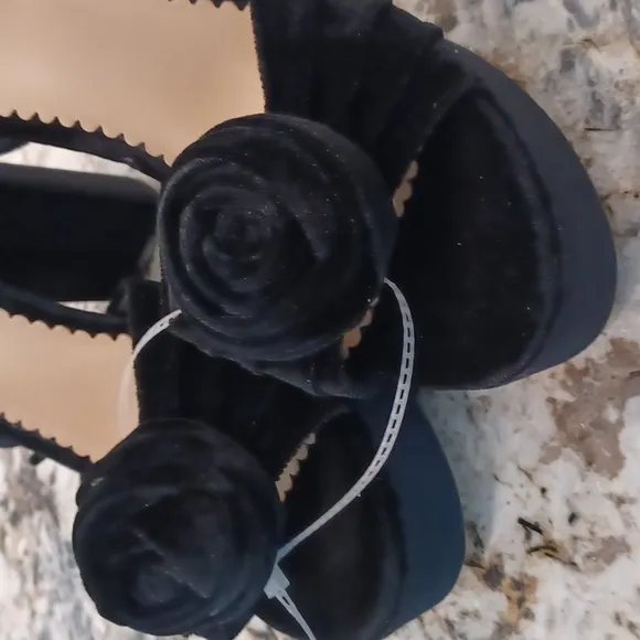 NEW Antonio Melani x Nicola Bathie Emilia Velvet Rose Platform Dress Sandals