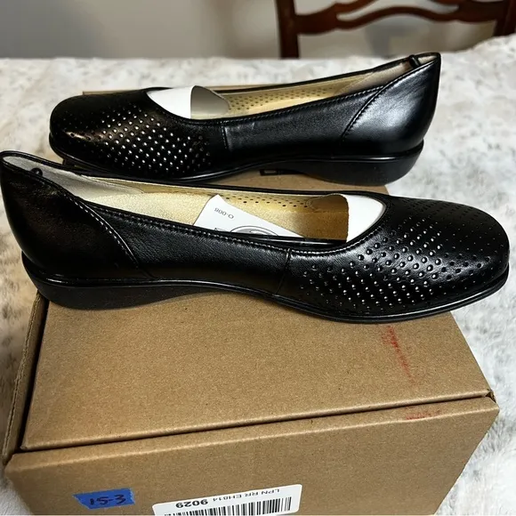 New Ara Black Leather Avril Slip-On Ballet Flats sz 7.5
