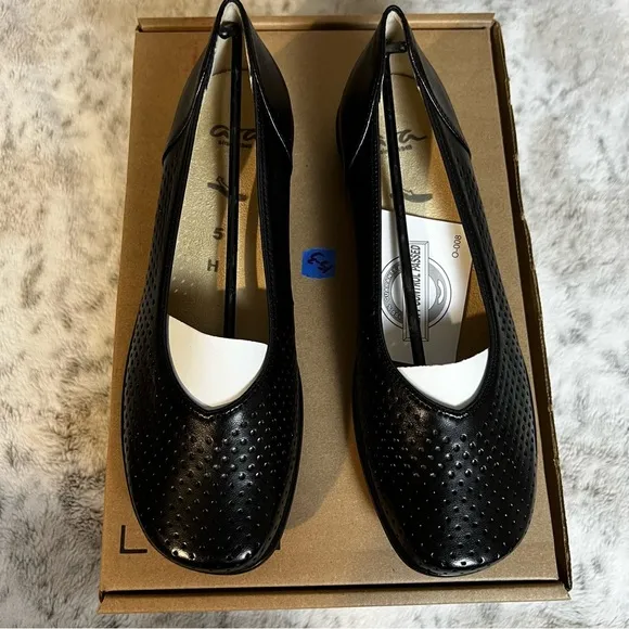 New Ara Black Leather Avril Slip-On Ballet Flats sz 7.5