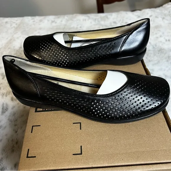 New Ara Black Leather Avril Slip-On Ballet Flats sz 7.5