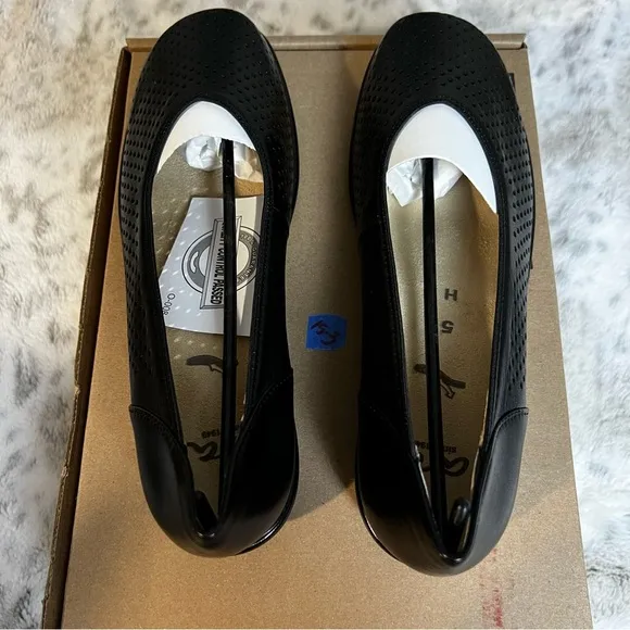 New Ara Black Leather Avril Slip-On Ballet Flats sz 7.5