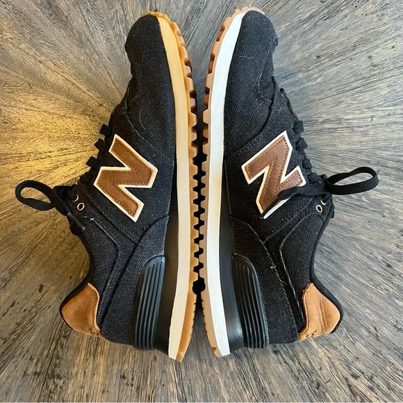 New Balance 574 Black Denim and Tan Leather Sneakers. Size Woman’s 7.5.