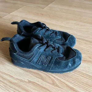 New Balance 574 Black Suede Bungee Sneakers Toddlers 10