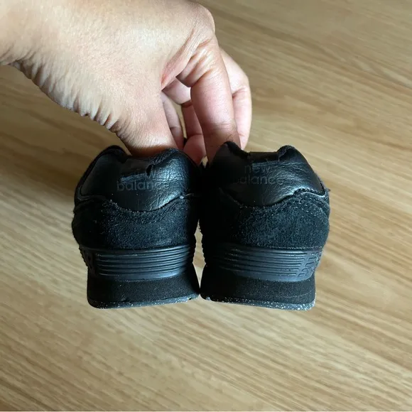 New Balance 574 Black Suede Bungee Sneakers Toddlers 10