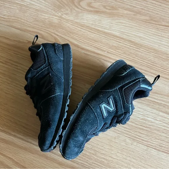 New Balance 574 Black Suede Bungee Sneakers Toddlers 10