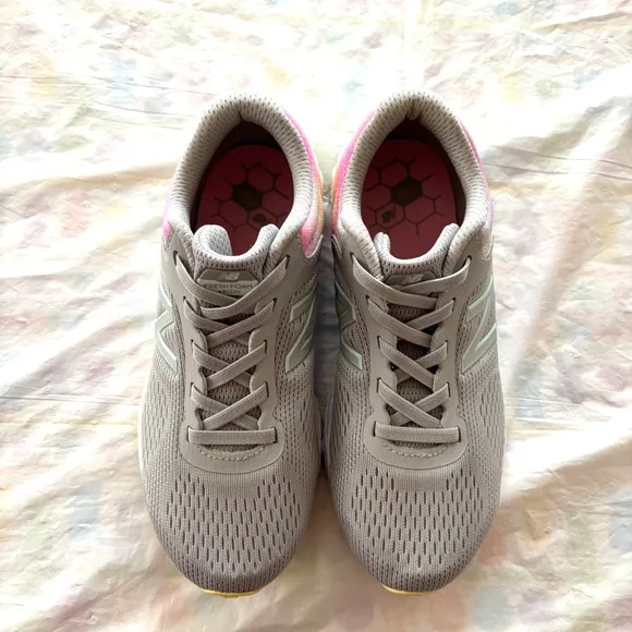 New Balance Girls Fresh Foam Arishi V2 Sneakers Pink gray SZ 2 NWOT