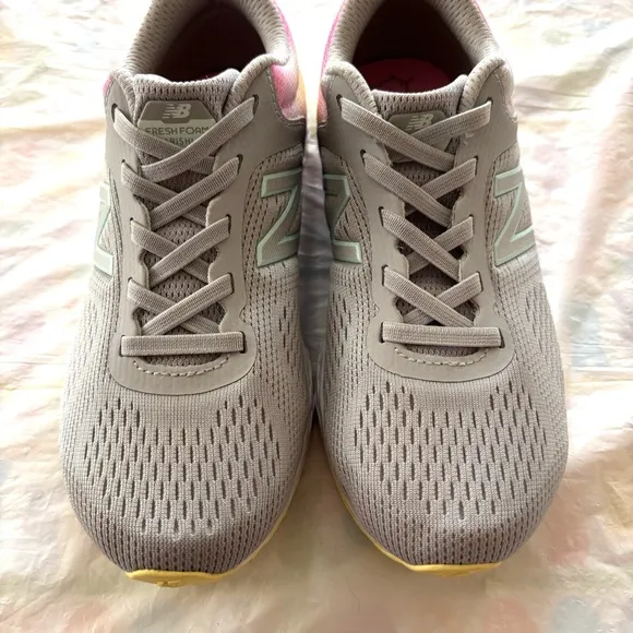 New Balance Girls Fresh Foam Arishi V2 Sneakers Pink gray SZ 2 NWOT