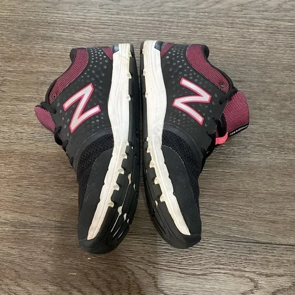 New Balance Women's 577 Memory Sole Black Pink Training Sneakers | Size 9.5