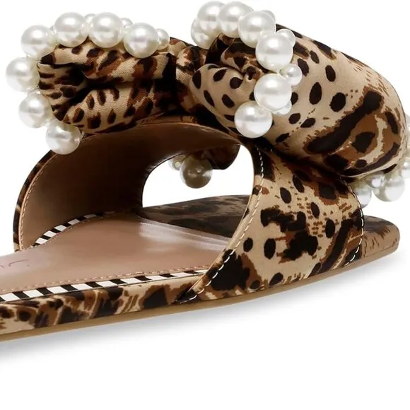 NEW BETSEY JOHNSON Liah Leopard Bow Sandals Leopard for women 254 392