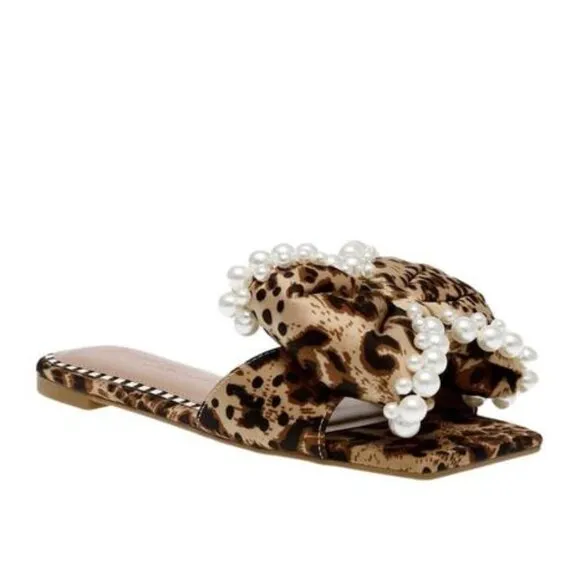 NEW BETSEY JOHNSON Liah Leopard Bow Sandals Leopard for women 254 392