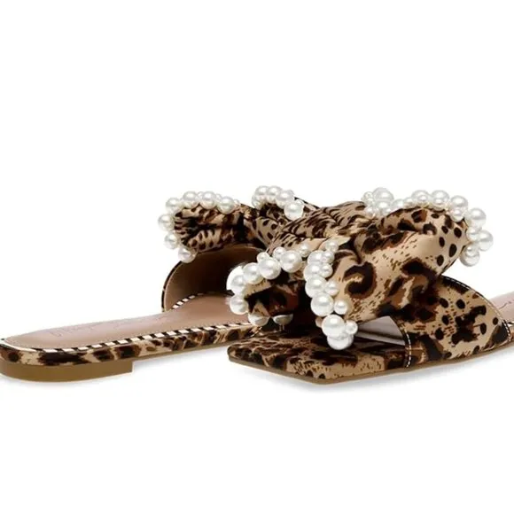 NEW BETSEY JOHNSON Liah Leopard Bow Sandals Leopard for women 254 392