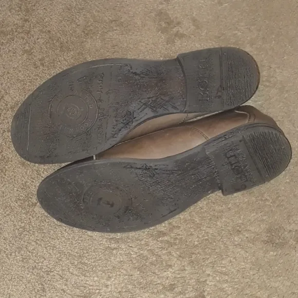 New Born taupe/oliv cap toe Lacefree loafers 9-9.5
