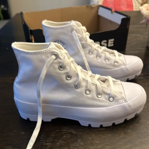 NEW Converse Chuck Taylor All Star White Lug Sole high top sneakers women size 8