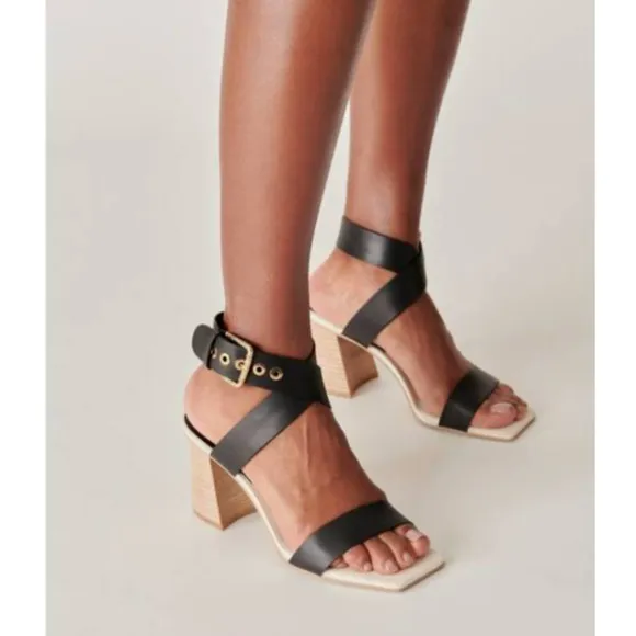 NEW Dolce Vita Paytin Heels Black Leather Gold Buckle Sandals Womens Size 7