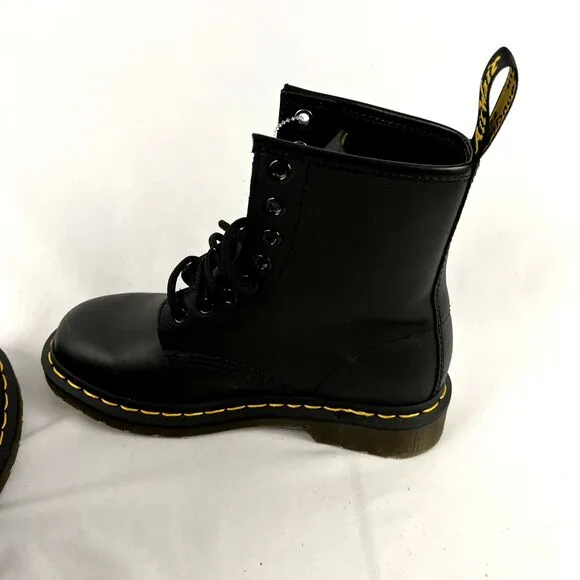 New Dr. Martens Airware Women’s Lace Up Black  Leather Boots Sz 5 NWOB 11822