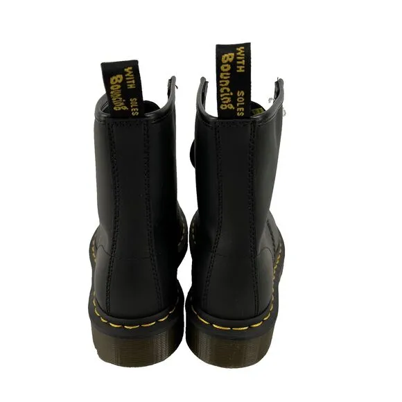 New Dr. Martens Airware Women’s Lace Up Black  Leather Boots Sz 5 NWOB 11822
