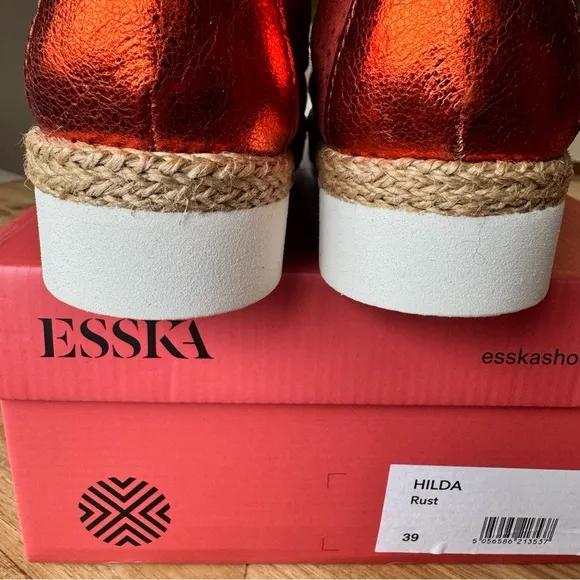 NEW ESSKA Hilda Rust 39 - fits size 8 derbies oxfords brogues flats orange red