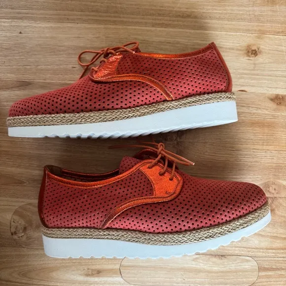 NEW ESSKA Hilda Rust 39 - fits size 8 derbies oxfords brogues flats orange red