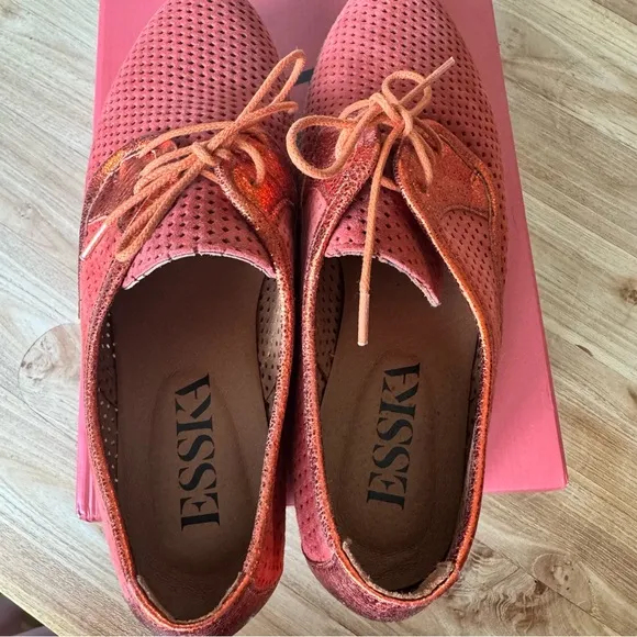 NEW ESSKA Hilda Rust 39 - fits size 8 derbies oxfords brogues flats orange red