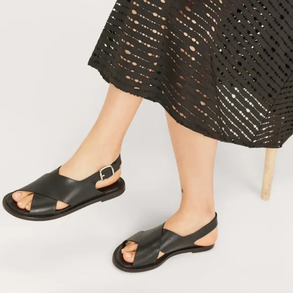 NEW Everlane The City Crossover Black Leather Sandals with Buckle