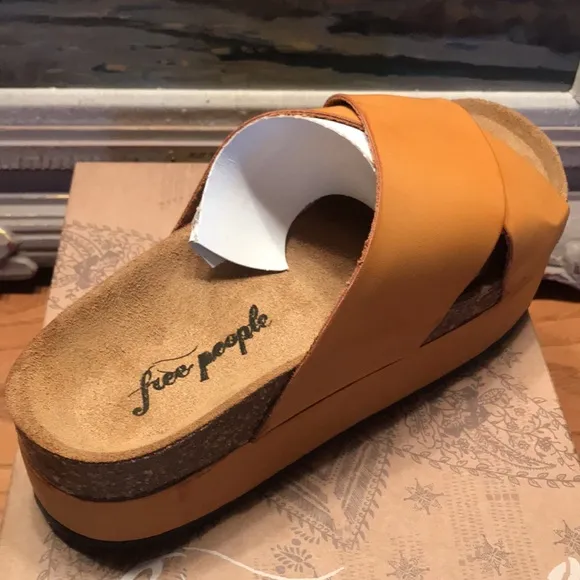 new FREE PEOPLE  Sidelines Flatform Sandals  392S0