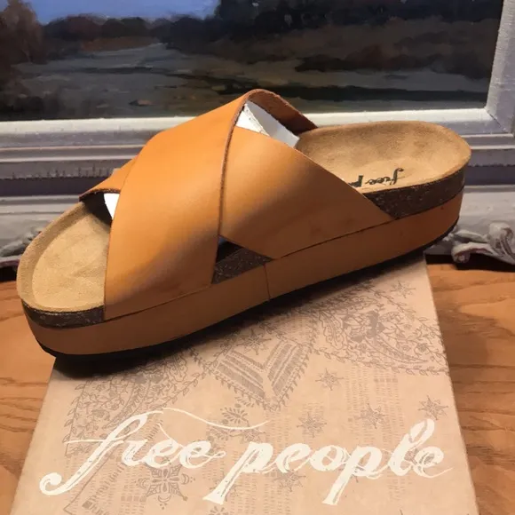 new FREE PEOPLE  Sidelines Flatform Sandals  392S0